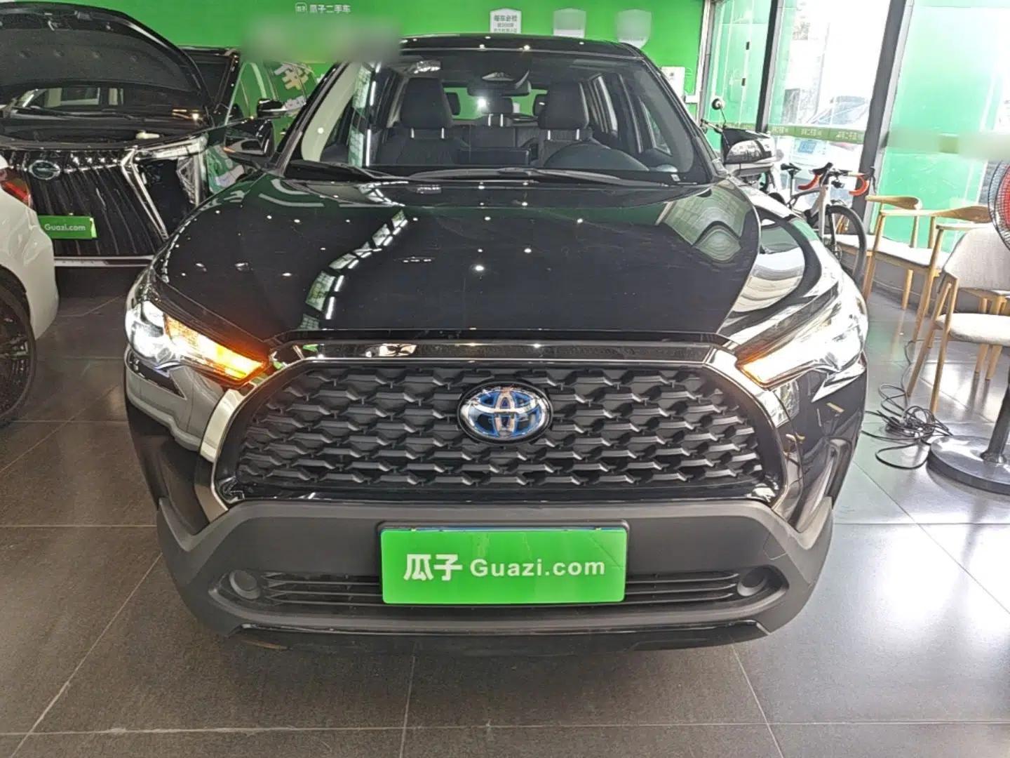 Toyota Corolla Cross 2023 Dual-Motor 2.0L Pioneer Edition — миниатюра 2