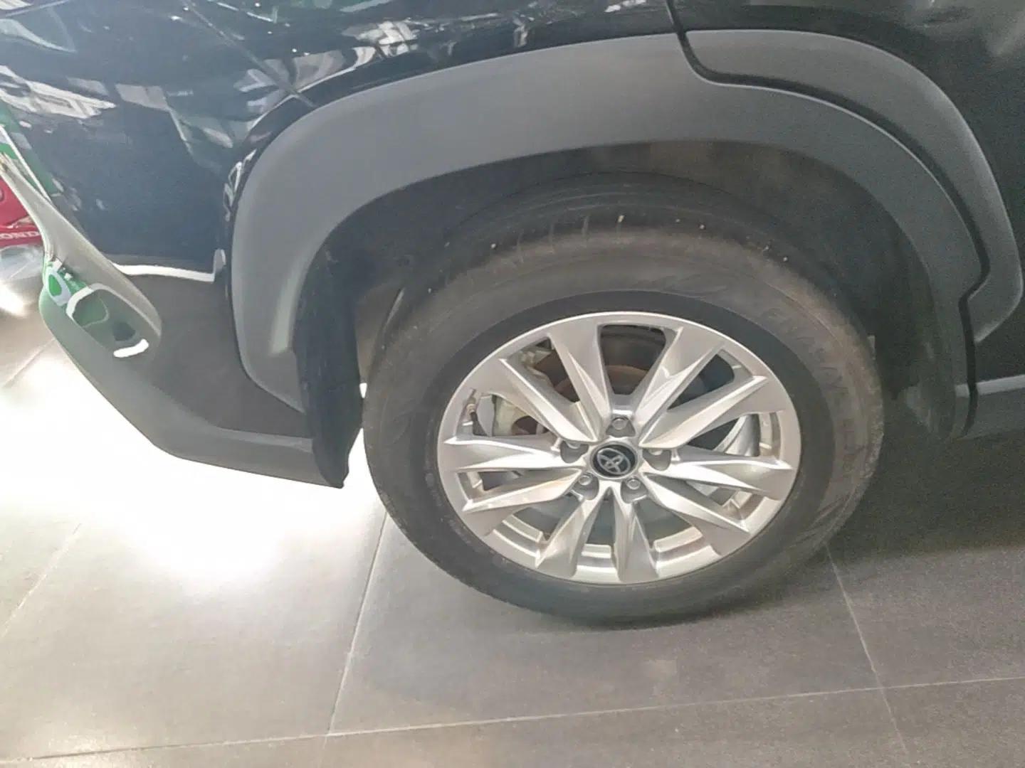 Toyota Corolla Cross 2023 Dual-Motor 2.0L Pioneer Edition — миниатюра 11