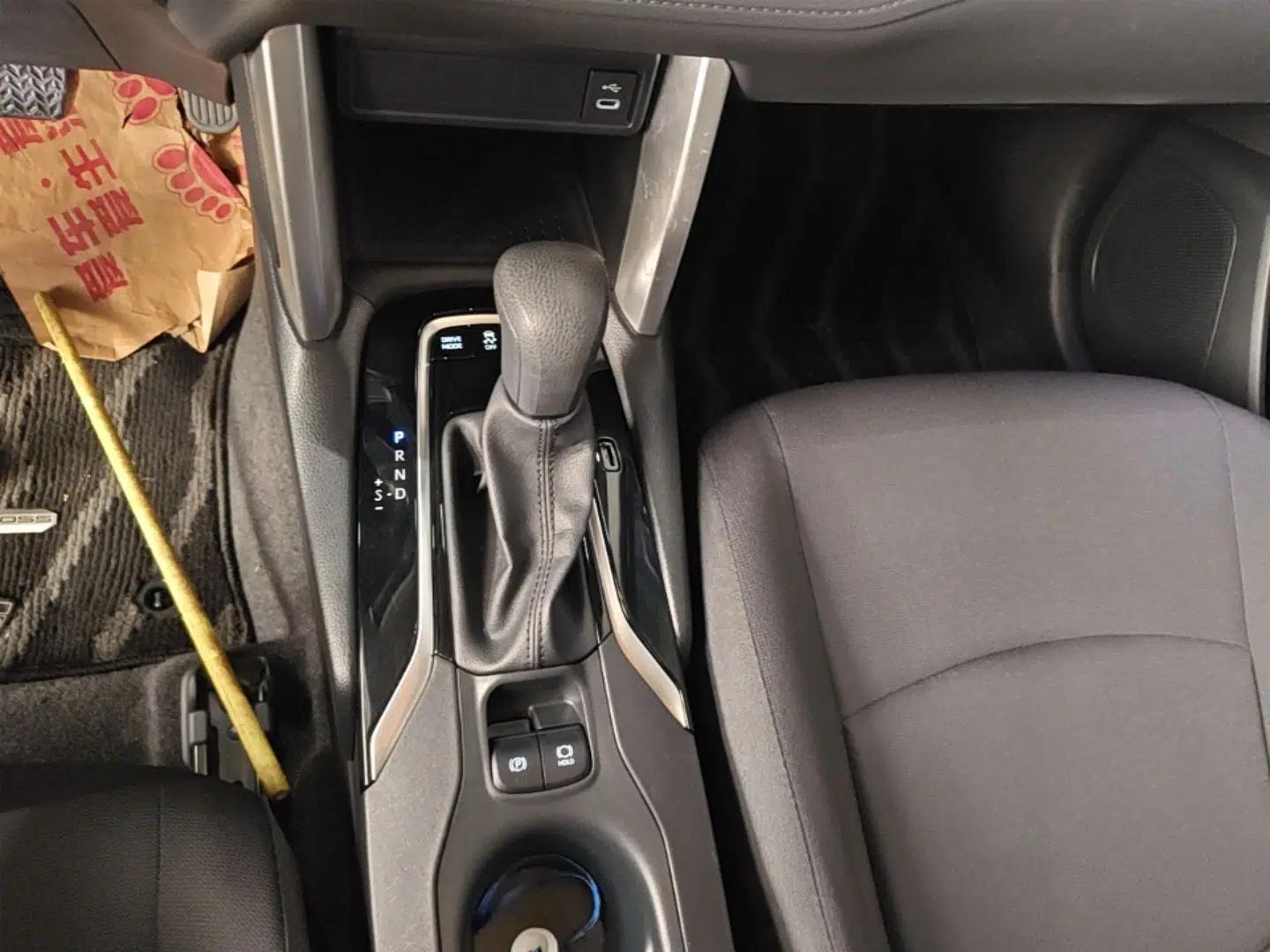 Toyota Corolla Cross 2023 Dual-Motor 2.0L Pioneer Edition — миниатюра 16