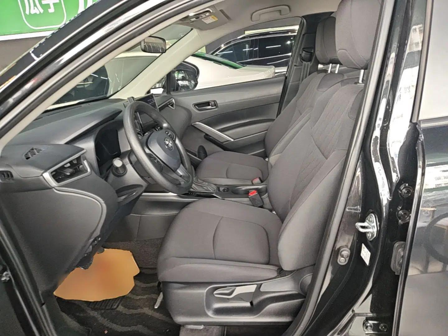 Toyota Corolla Cross 2023 Dual-Motor 2.0L Pioneer Edition — миниатюра 17