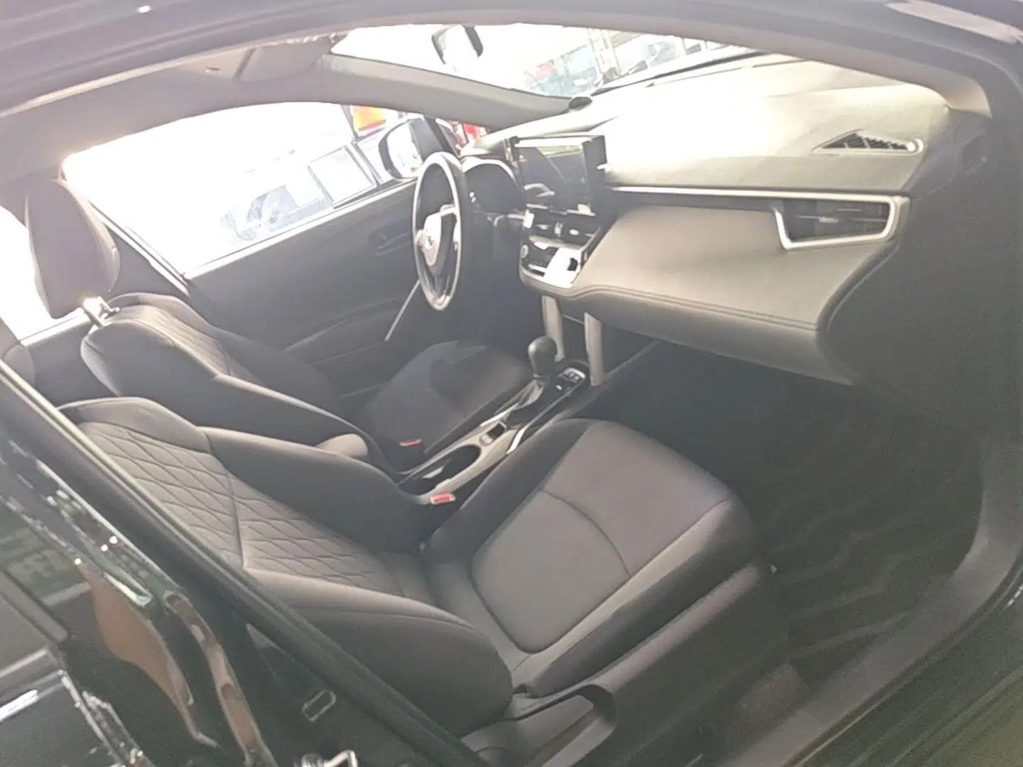 Toyota Corolla Cross 2023 Dual-Motor 2.0L Pioneer Edition — миниатюра 19