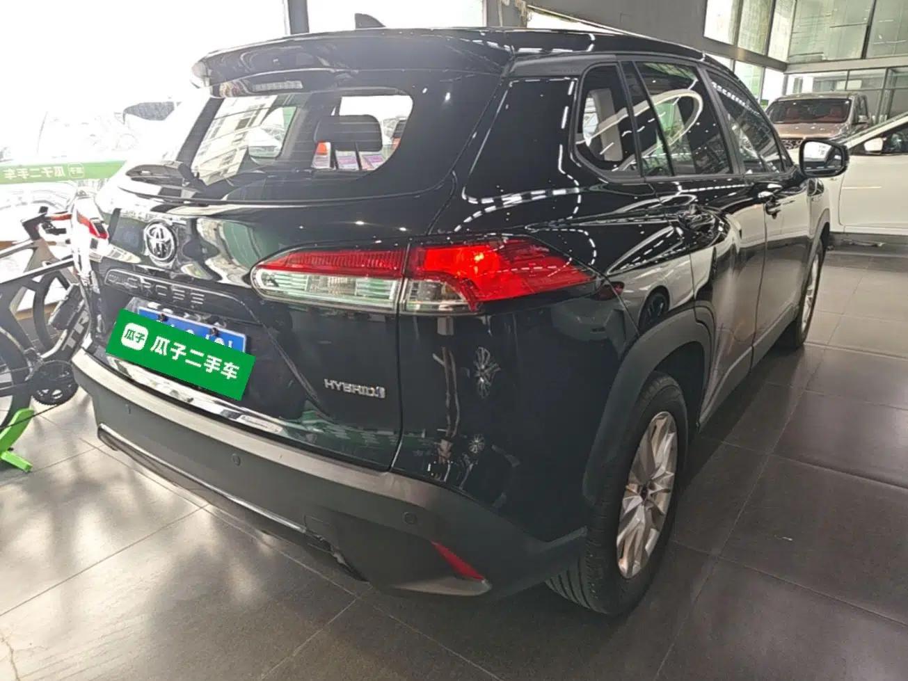 Toyota Corolla Cross 2023 Dual-Motor 2.0L Pioneer Edition — миниатюра 6