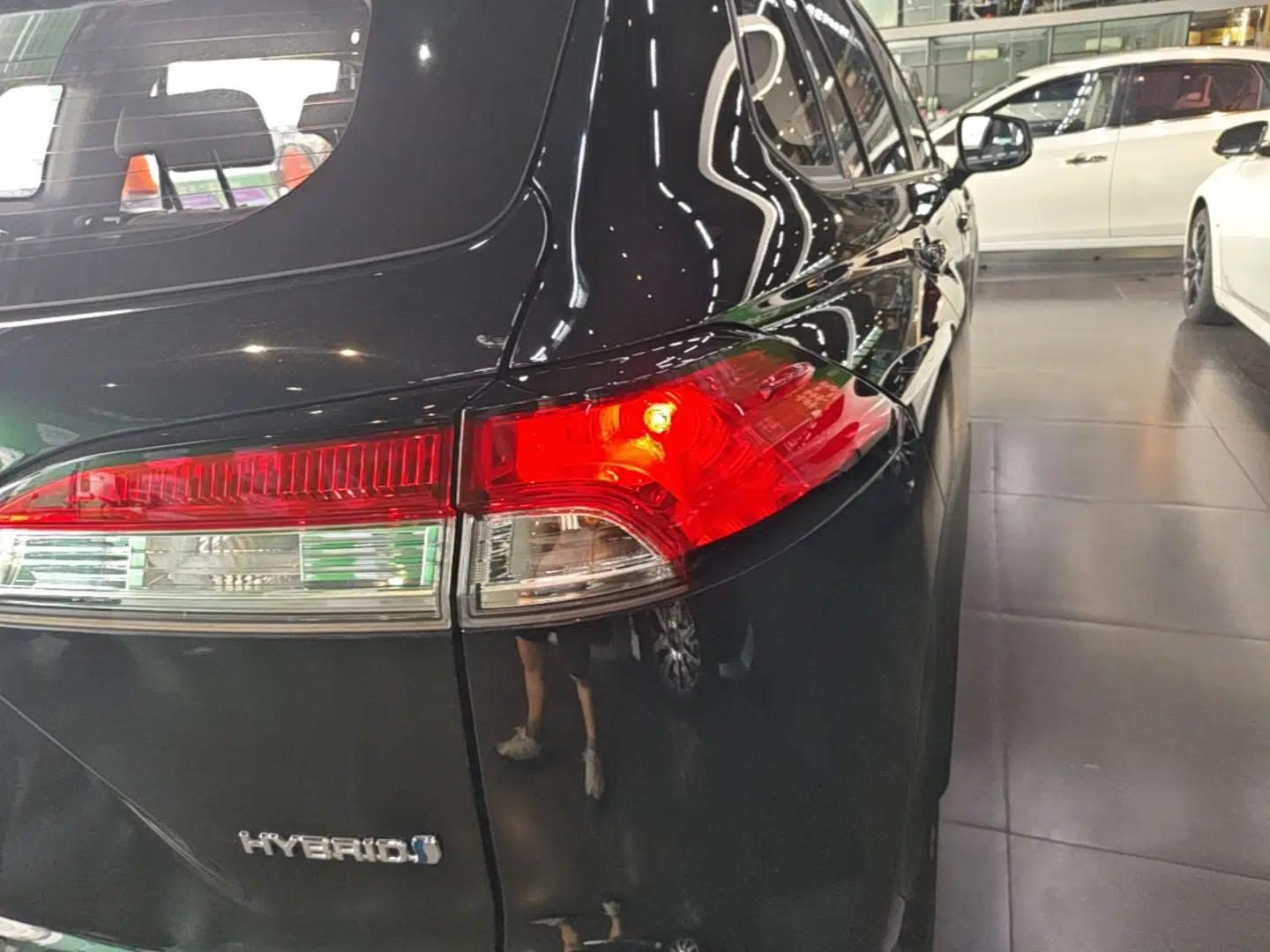 Toyota Corolla Cross 2023 Dual-Motor 2.0L Pioneer Edition — миниатюра 9