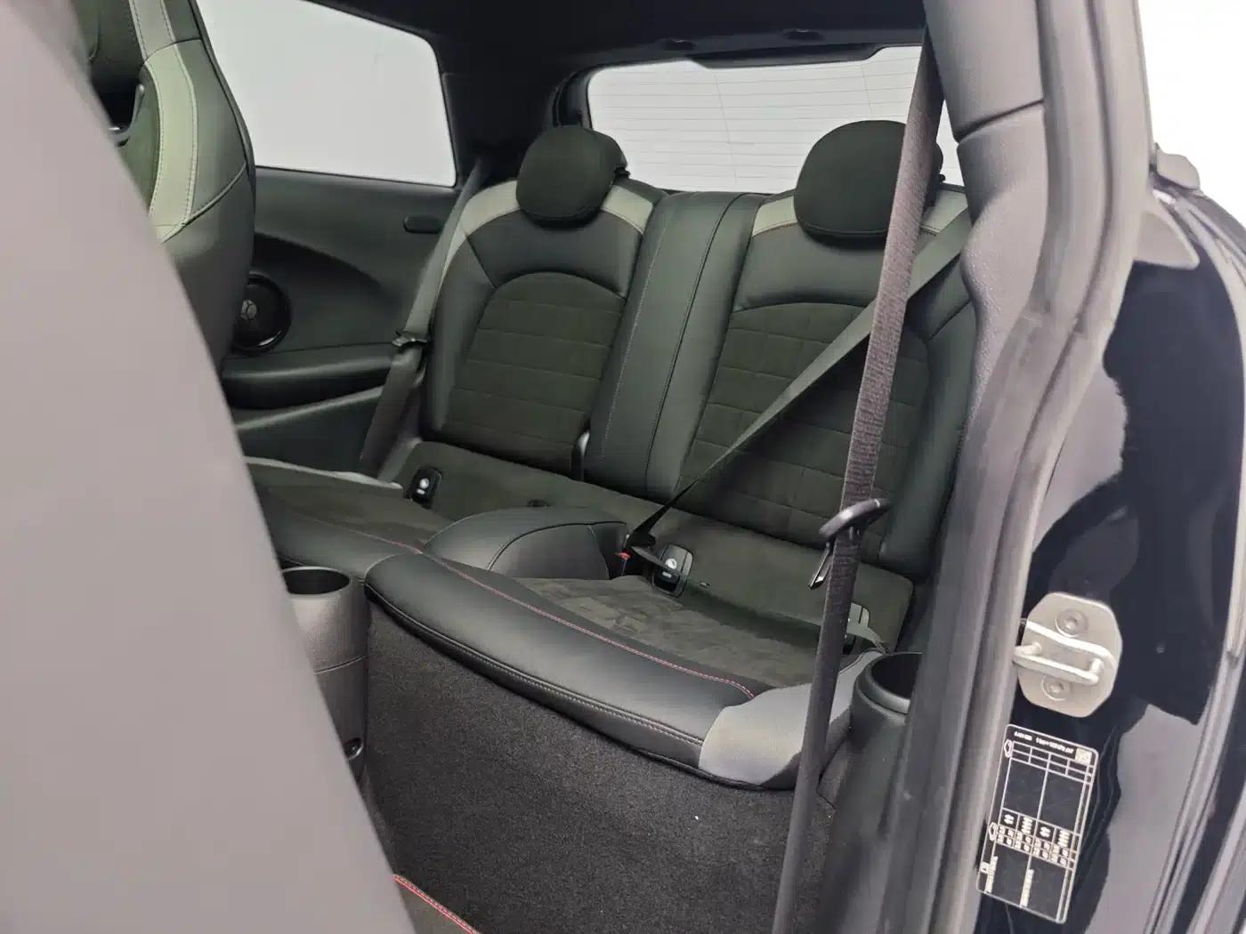 2023 MINI JCW Facelift 2.0T JOHN COOPER WORKS ALL-IN — миниатюра 11