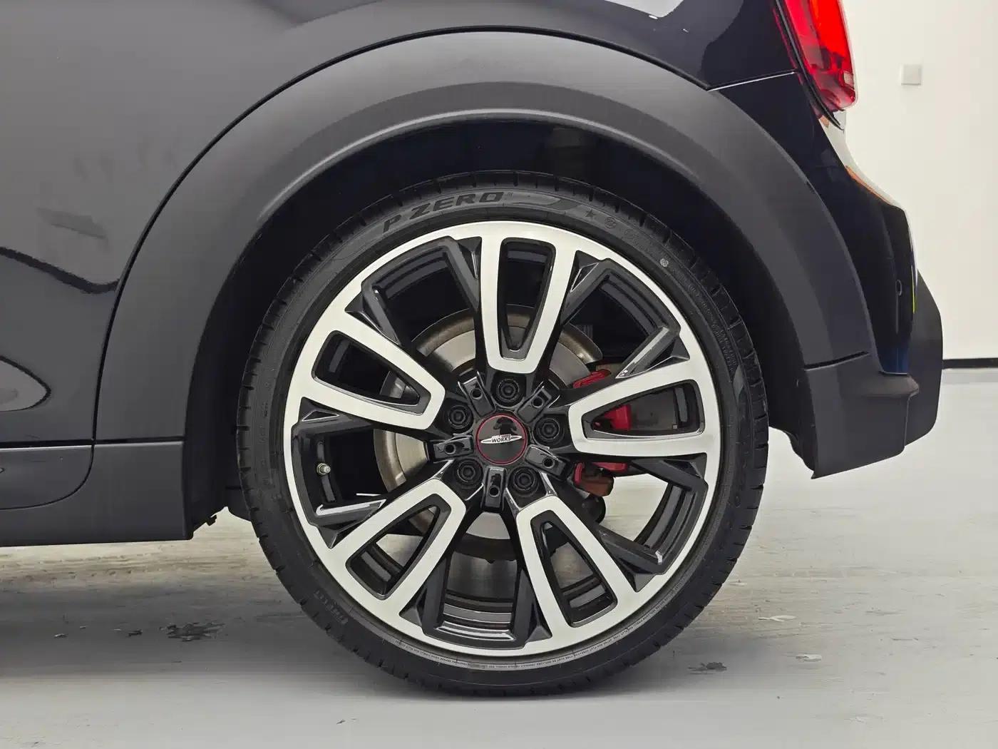 2023 MINI JCW Facelift 2.0T JOHN COOPER WORKS ALL-IN — миниатюра 17