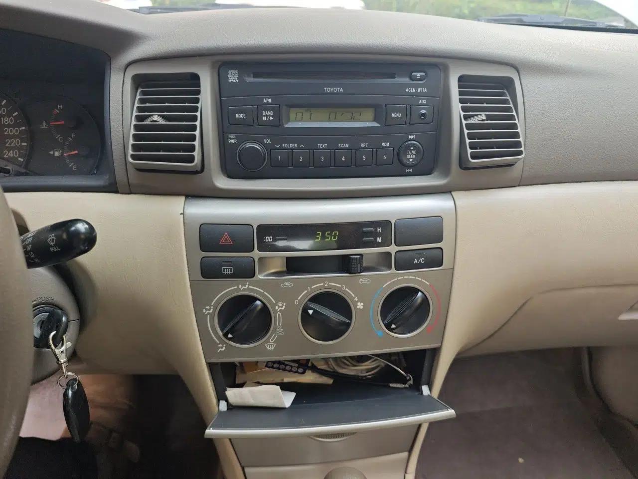 Toyota Corolla EX 2011 1.6L Automatic Classic Edition — миниатюра 13