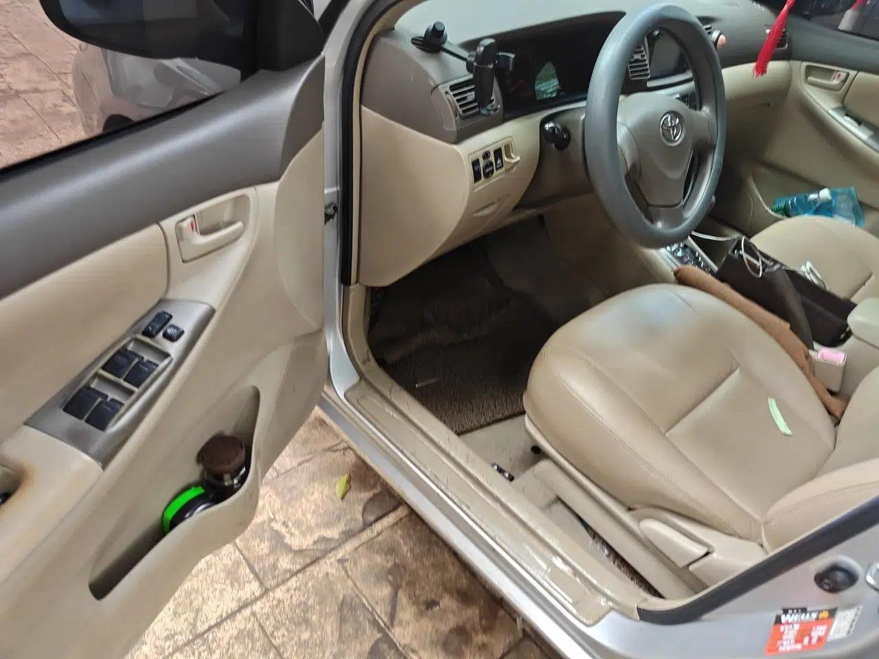 Toyota Corolla EX 2011 1.6L Automatic Classic Edition — миниатюра 16