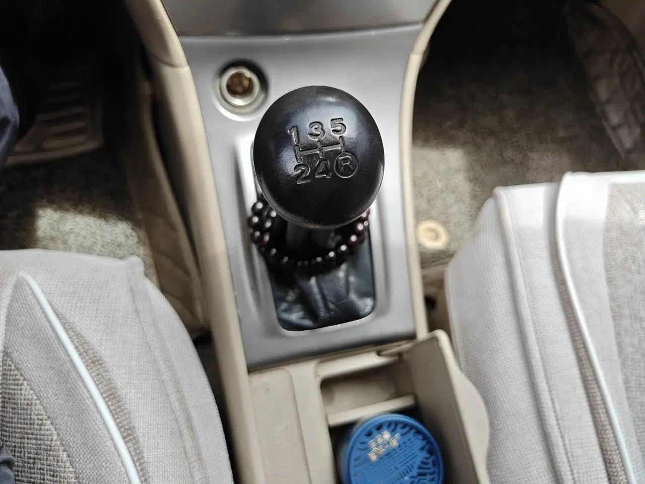 Toyota Corolla EX 2013 1.6L Manual Excellence Edition — миниатюра 14