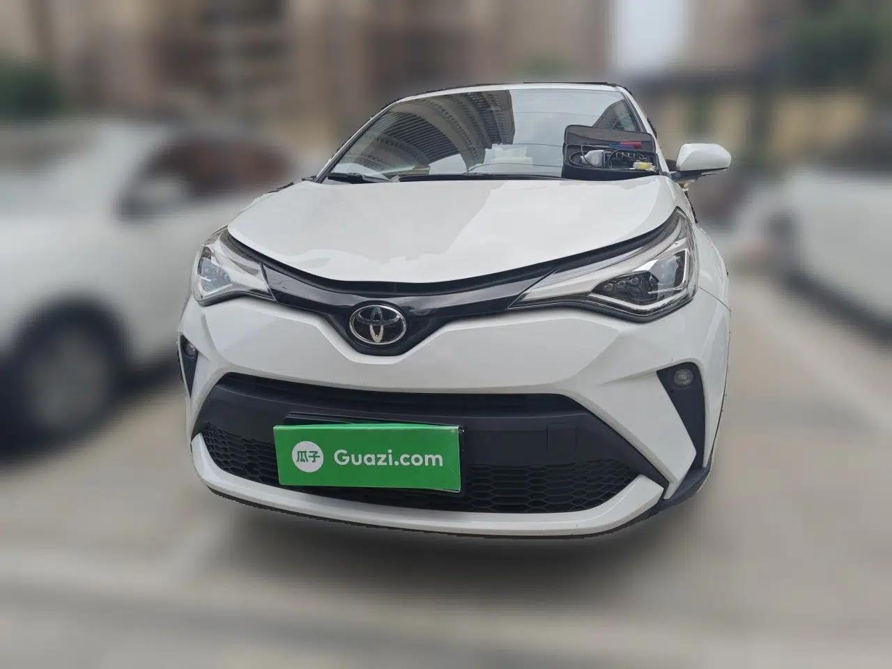 Toyota C-HR 2023 2.0L Luxury Edition — миниатюра 2