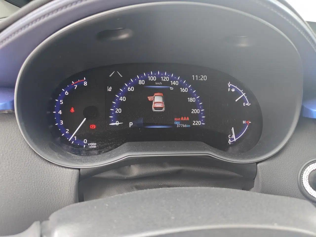 Toyota C-HR 2023 2.0L Luxury Edition — миниатюра 11