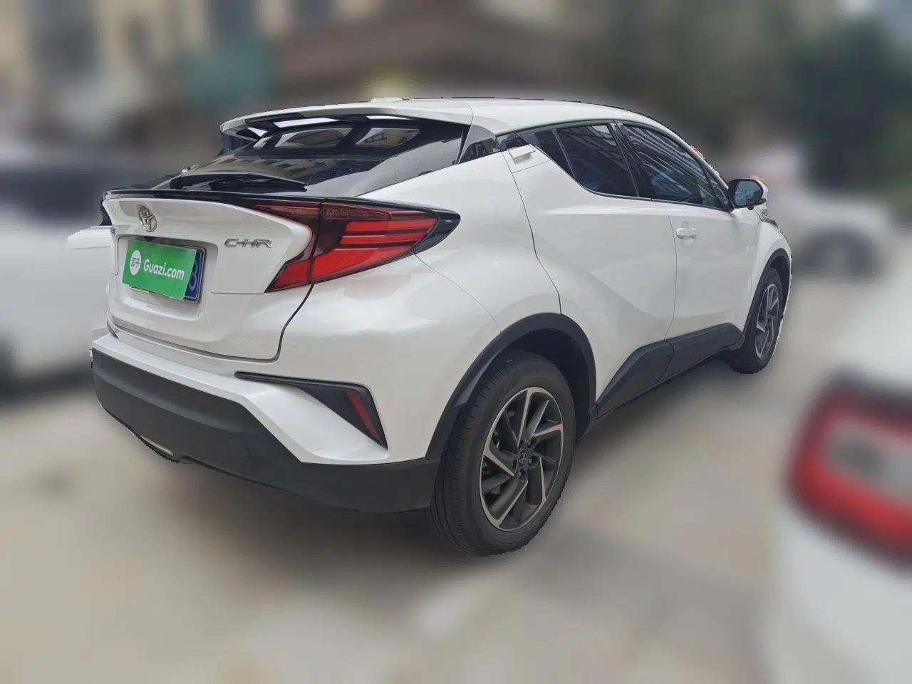 Toyota C-HR 2023 2.0L Luxury Edition — миниатюра 6