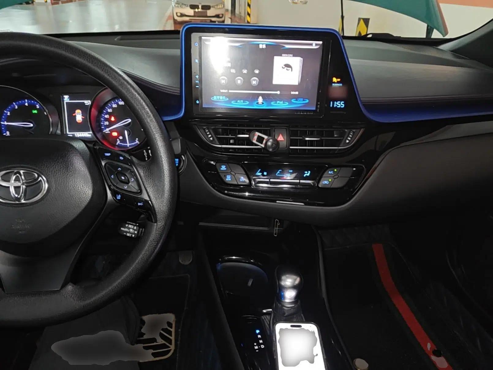Toyota C-HR 2018 2.0L Leading Edition China V-standard — миниатюра 12