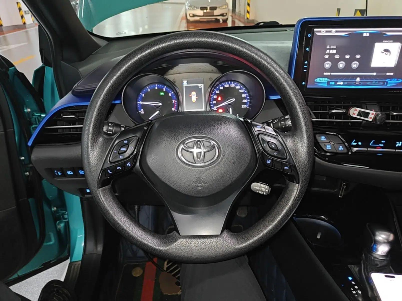 Toyota C-HR 2018 2.0L Leading Edition China V-standard — миниатюра 13