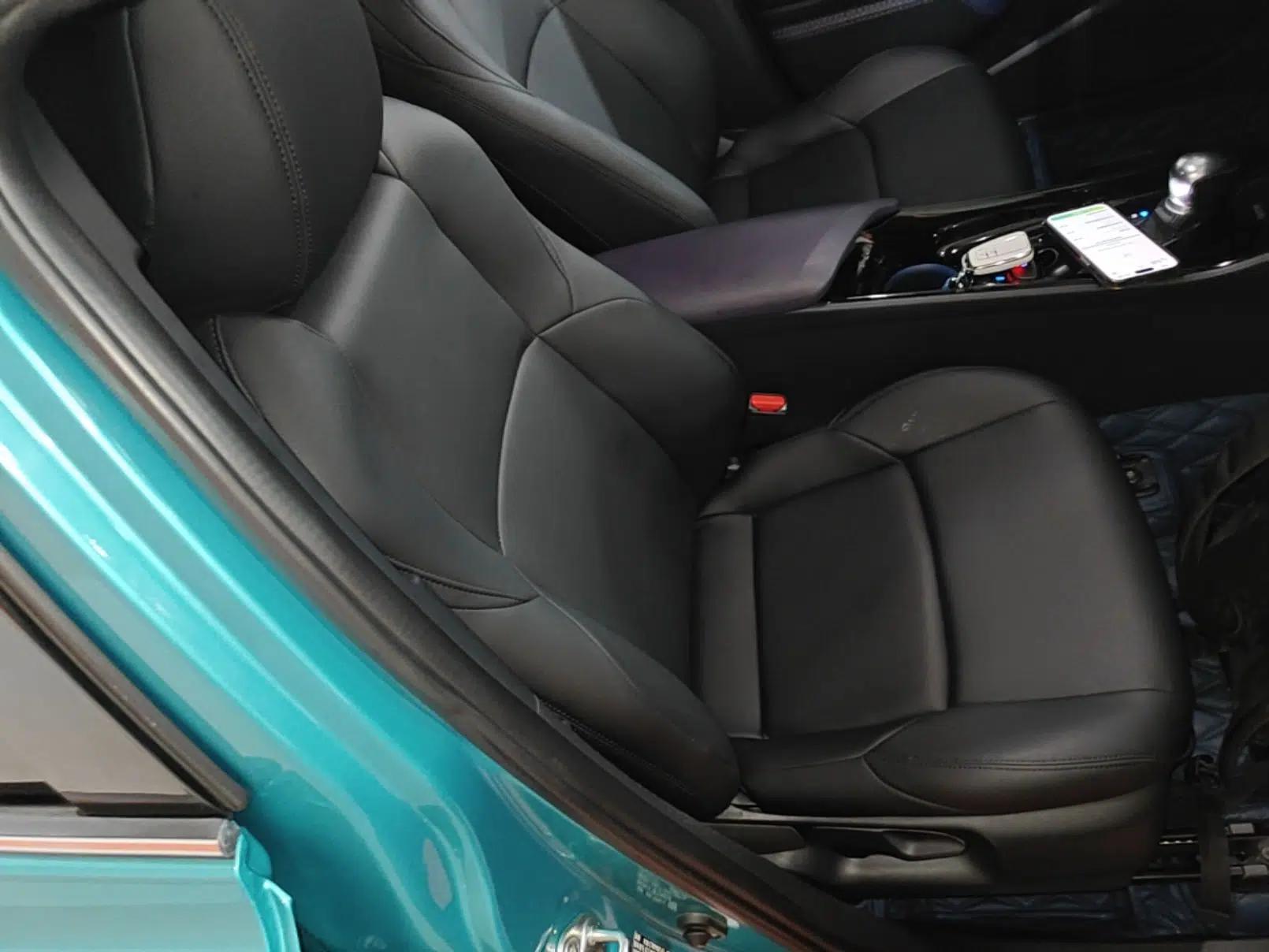 Toyota C-HR 2018 2.0L Leading Edition China V-standard — миниатюра 19
