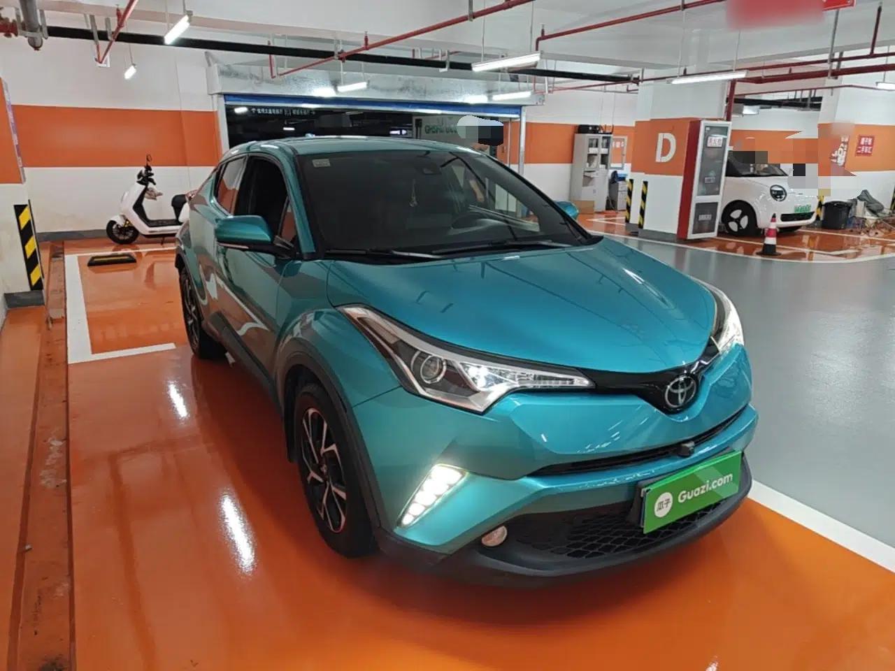 Toyota C-HR 2018 2.0L Leading Edition China V-standard — миниатюра 3