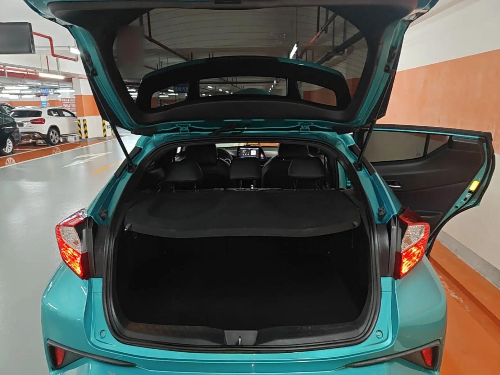 Toyota C-HR 2018 2.0L Leading Edition China V-standard — миниатюра 22