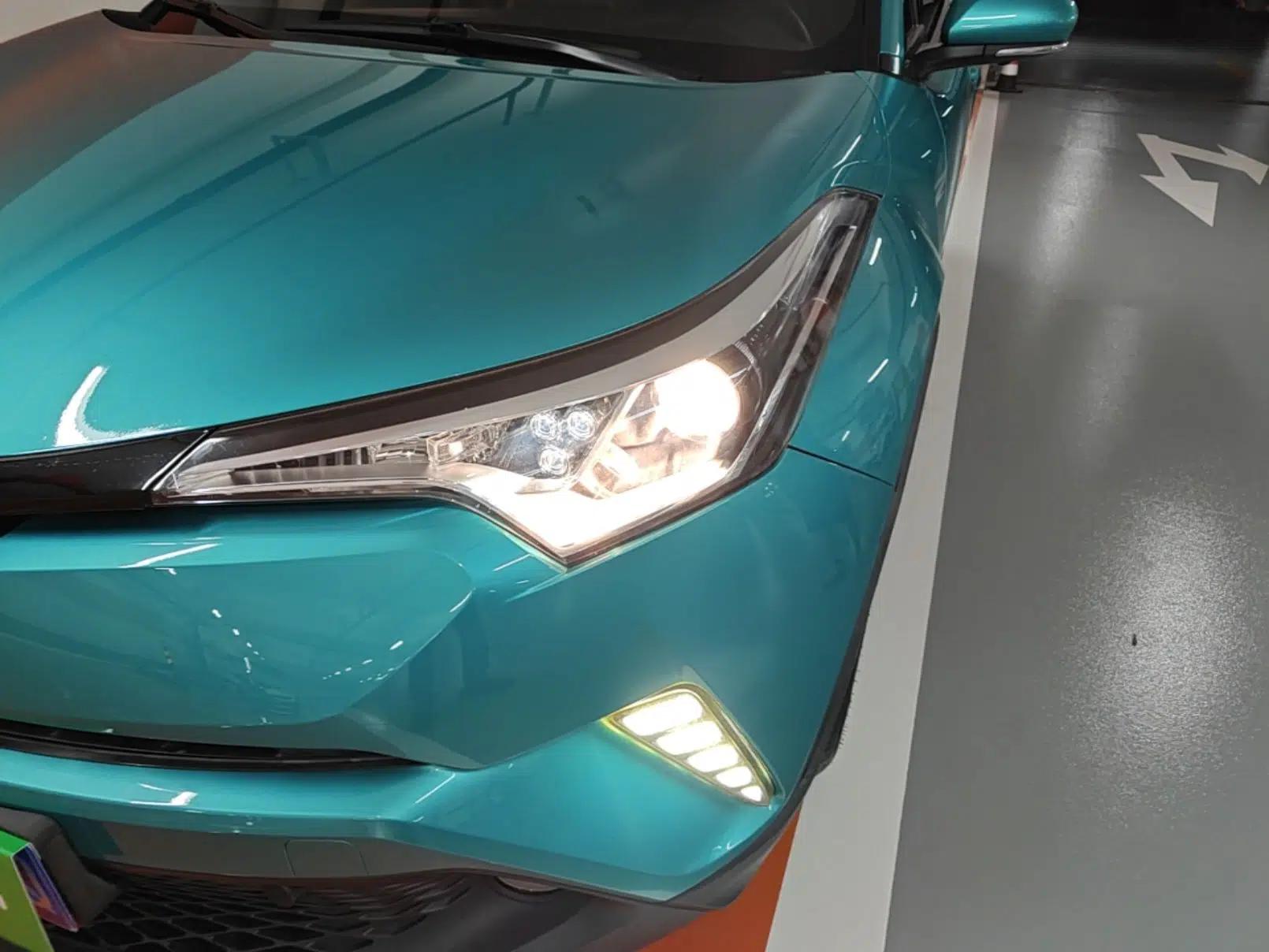Toyota C-HR 2018 2.0L Leading Edition China V-standard — миниатюра 8
