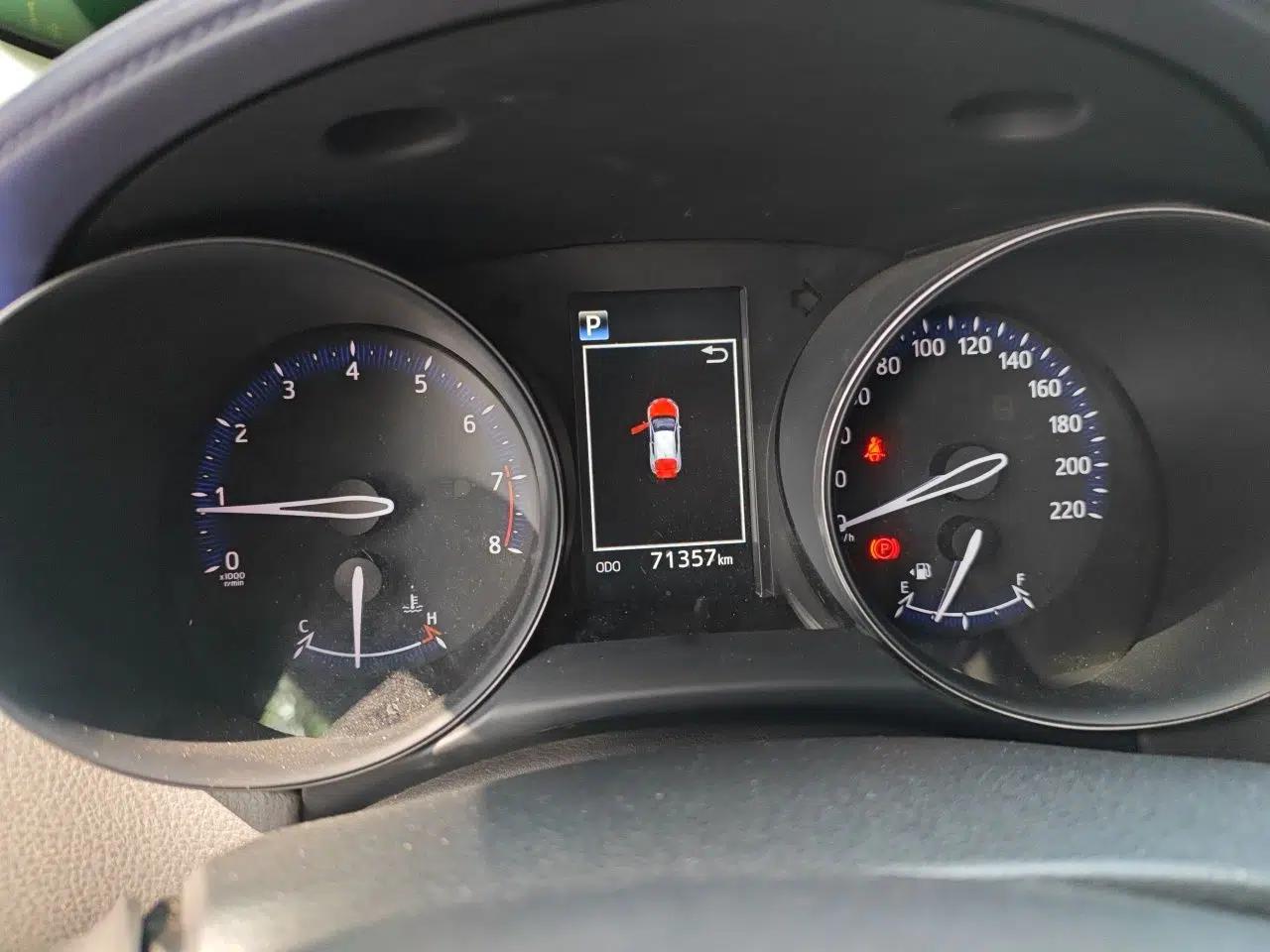 Toyota C-HR 2018 2.0L Leading Edition China VI — миниатюра 11
