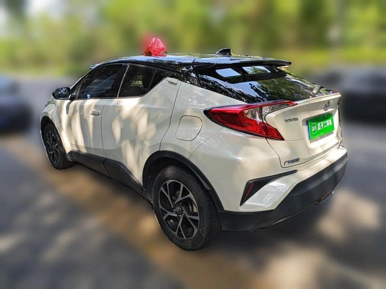 Toyota C-HR 2018 2.0L Leading Edition China VI — миниатюра 4
