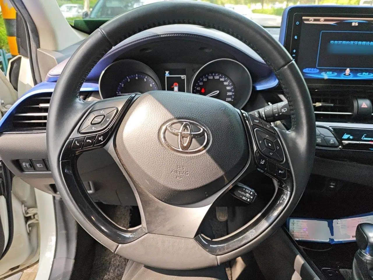 Toyota C-HR 2018 2.0L Leading Edition China VI — миниатюра 10