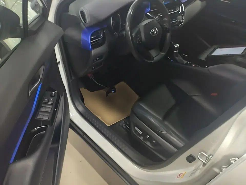 Toyota C-HR 2020 2.0L Leading Edition — миниатюра 23