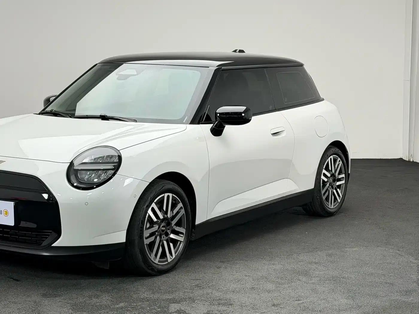 2025 Electric MINI Cooper (Facelift) - 466km/h - Classic Style — миниатюра 5