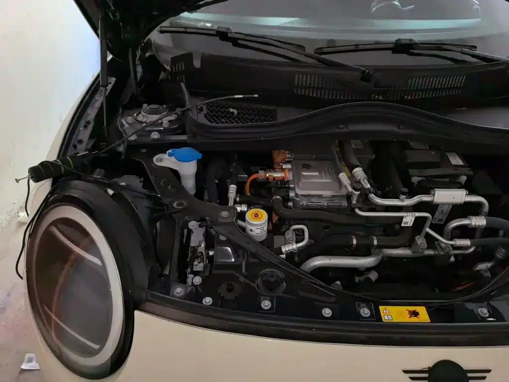 2024 Electric MINI Cooper SE Racer (452km) — миниатюра 21