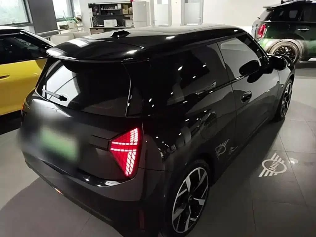 2024 Electric MINI Cooper SE (452km/h) - Artist — миниатюра 7