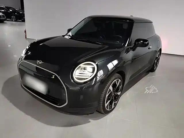 2024 Electric MINI Cooper SE (452km/h) - Artist