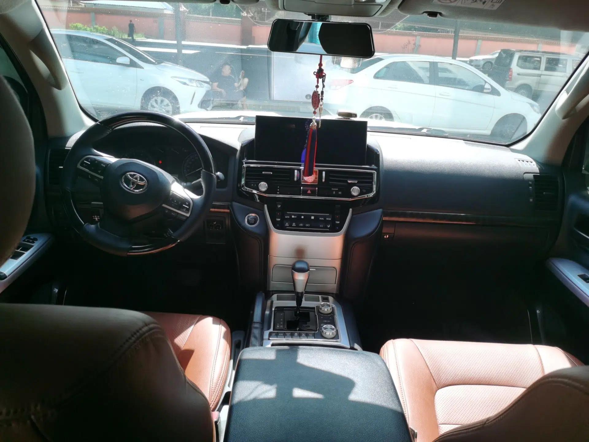 Toyota Land Cruiser 2015 model, automatic transmission, 5 seats, 4.0L (parallel import) — миниатюра 9