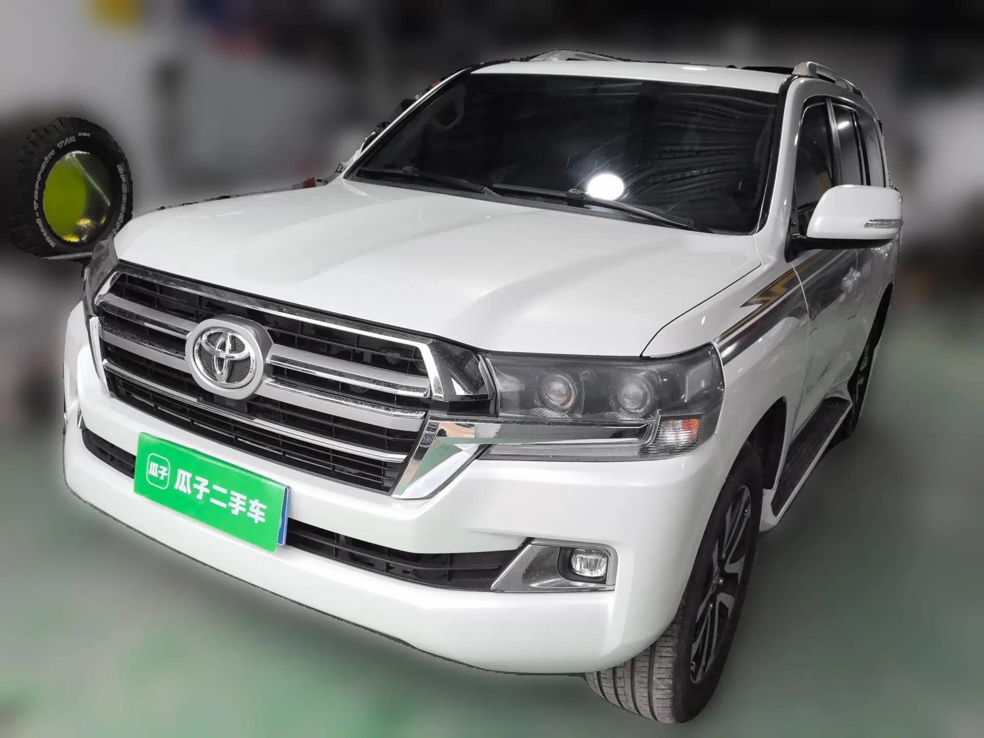 Toyota Land Cruiser 2017 4.0L Automatic Parallel Import — миниатюра 1