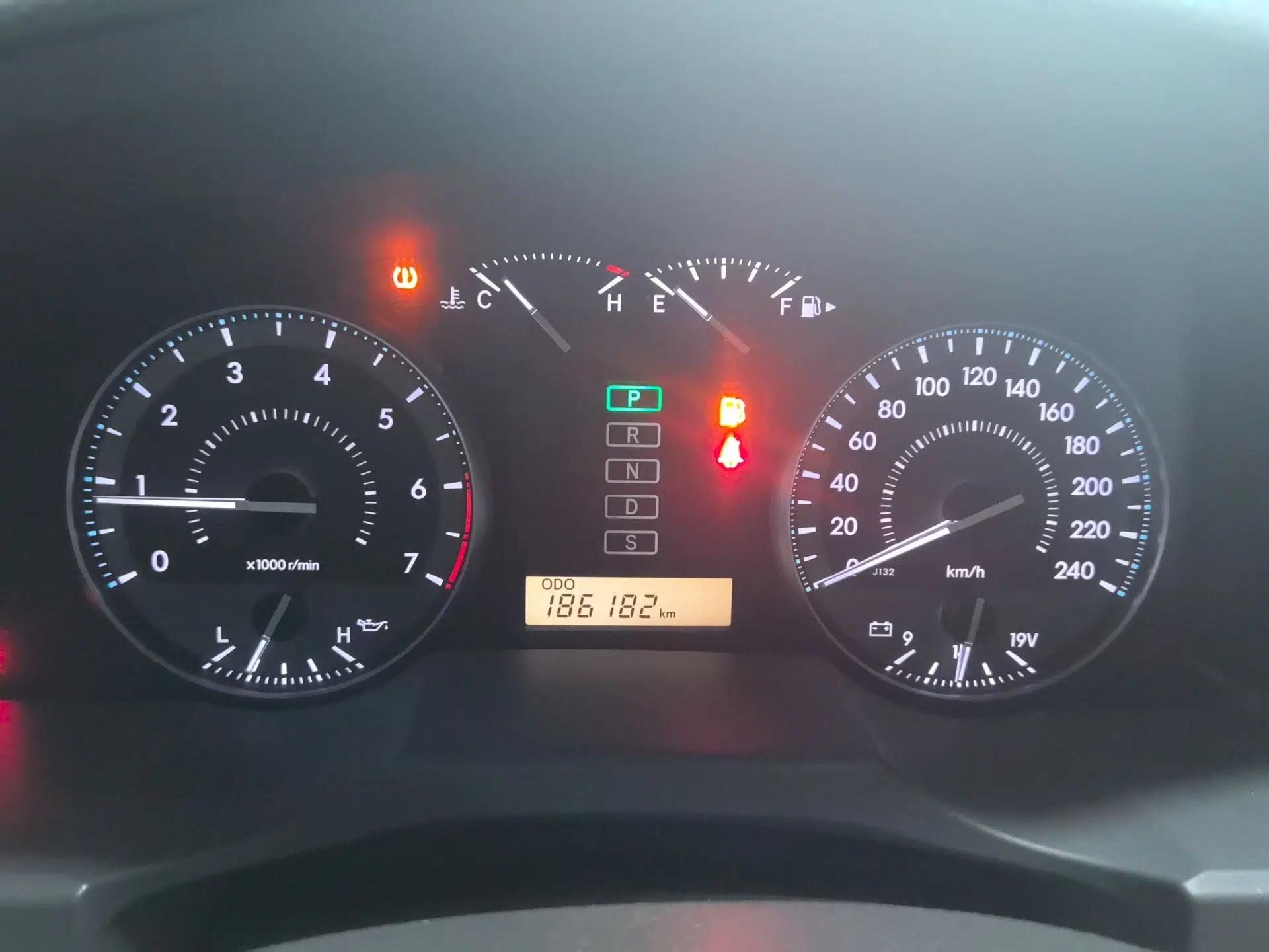 Toyota Land Cruiser 2017 4.0L Automatic Parallel Import — миниатюра 11