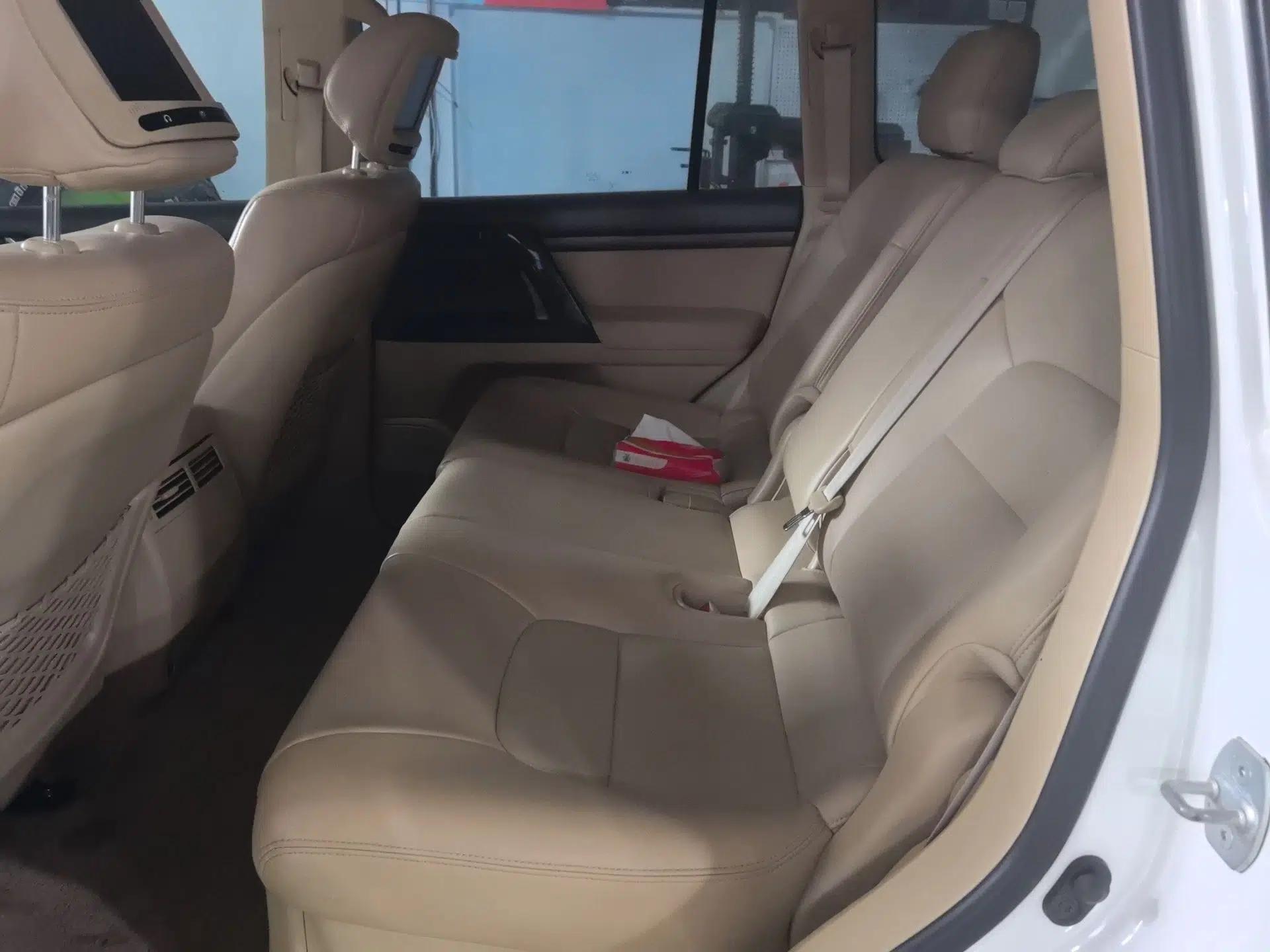 Toyota Land Cruiser 2017 4.0L Automatic Parallel Import — миниатюра 17