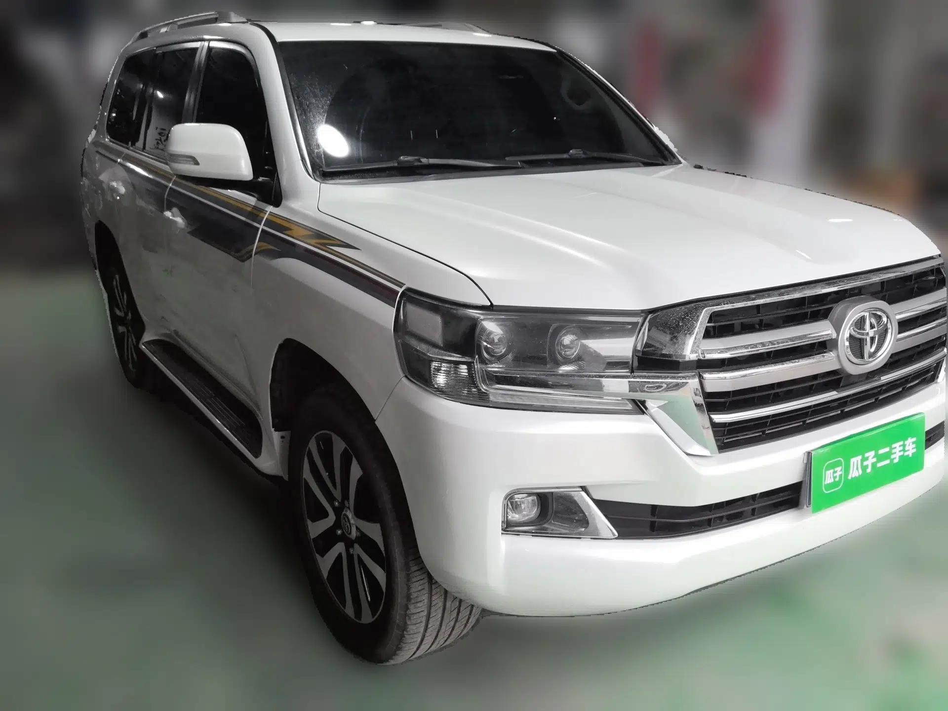 Toyota Land Cruiser 2017 4.0L Automatic Parallel Import — миниатюра 3