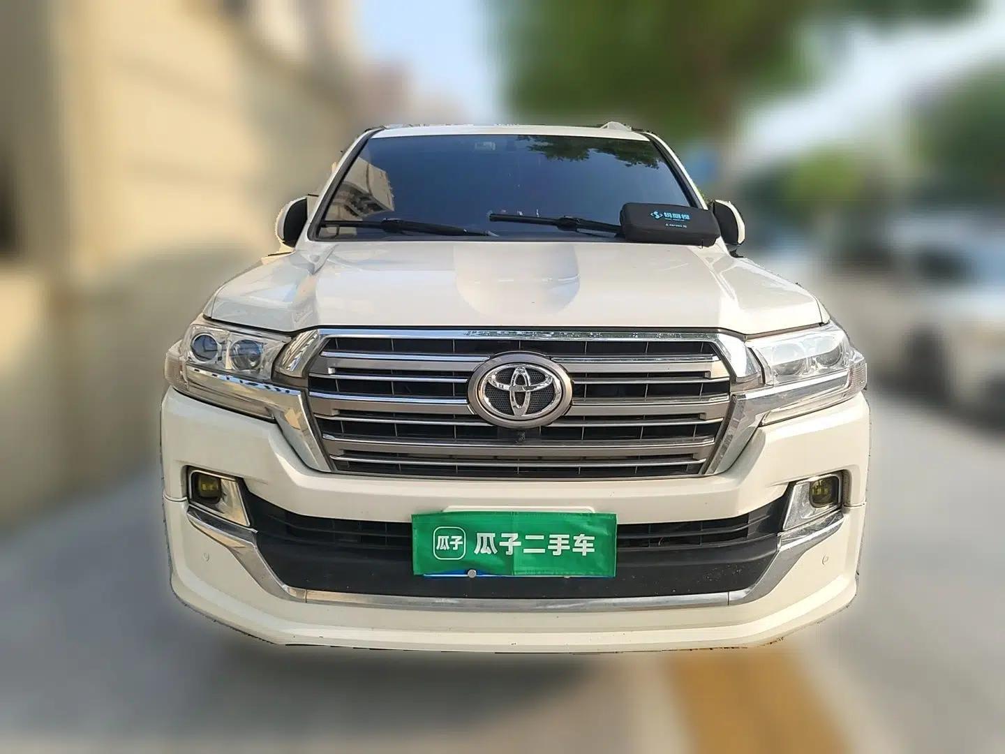 Toyota Land Cruiser Land Cruiser (parallel import) 4.0L, 5 seats, gasoline — миниатюра 2