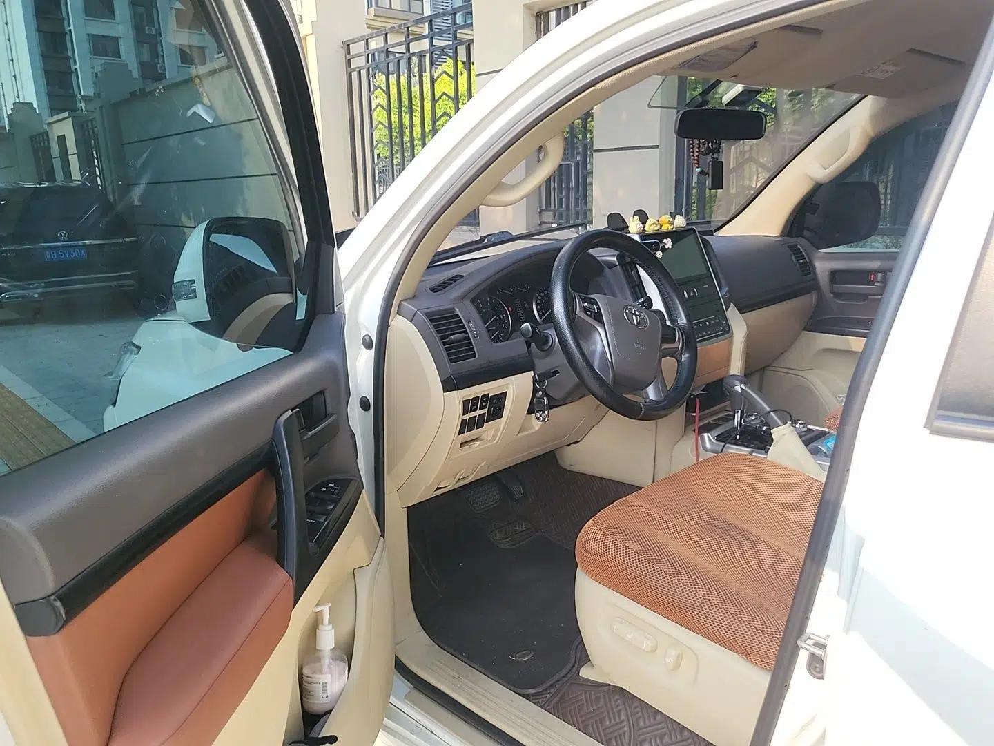 Toyota Land Cruiser Land Cruiser (parallel import) 4.0L, 5 seats, gasoline — миниатюра 16