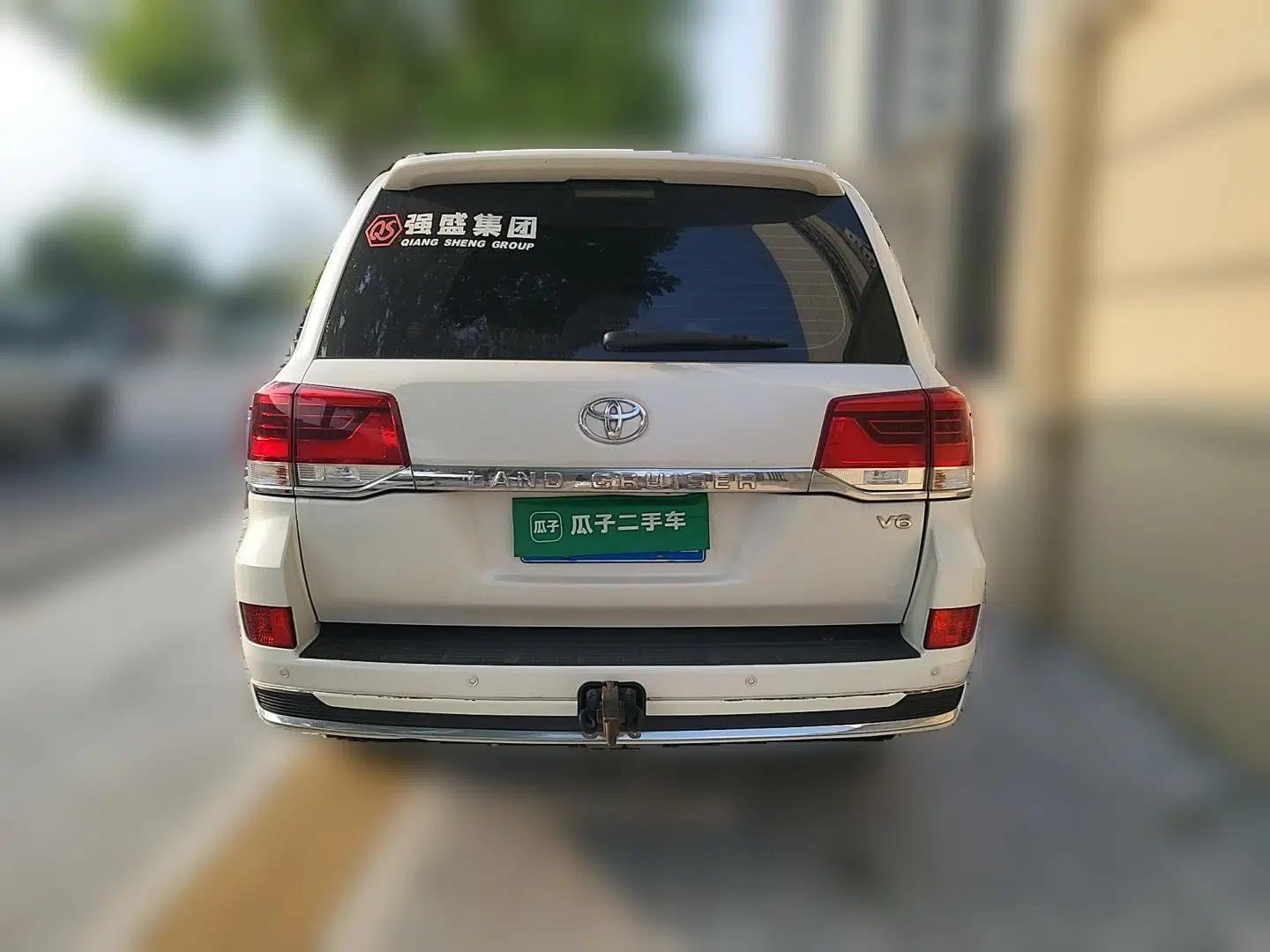 Toyota Land Cruiser Land Cruiser (parallel import) 4.0L, 5 seats, gasoline — миниатюра 5