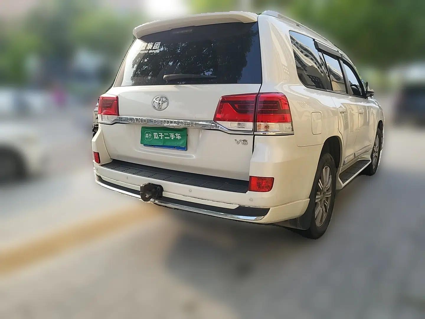 Toyota Land Cruiser Land Cruiser (parallel import) 4.0L, 5 seats, gasoline — миниатюра 6