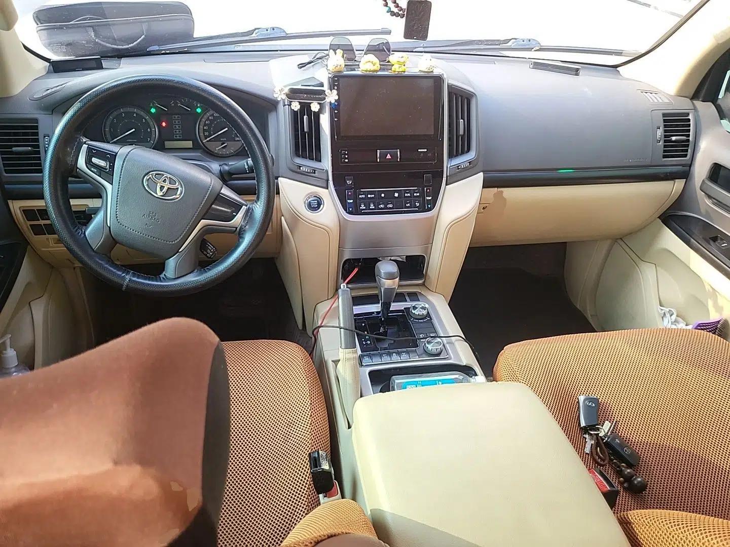 Toyota Land Cruiser Land Cruiser (parallel import) 4.0L, 5 seats, gasoline — миниатюра 9