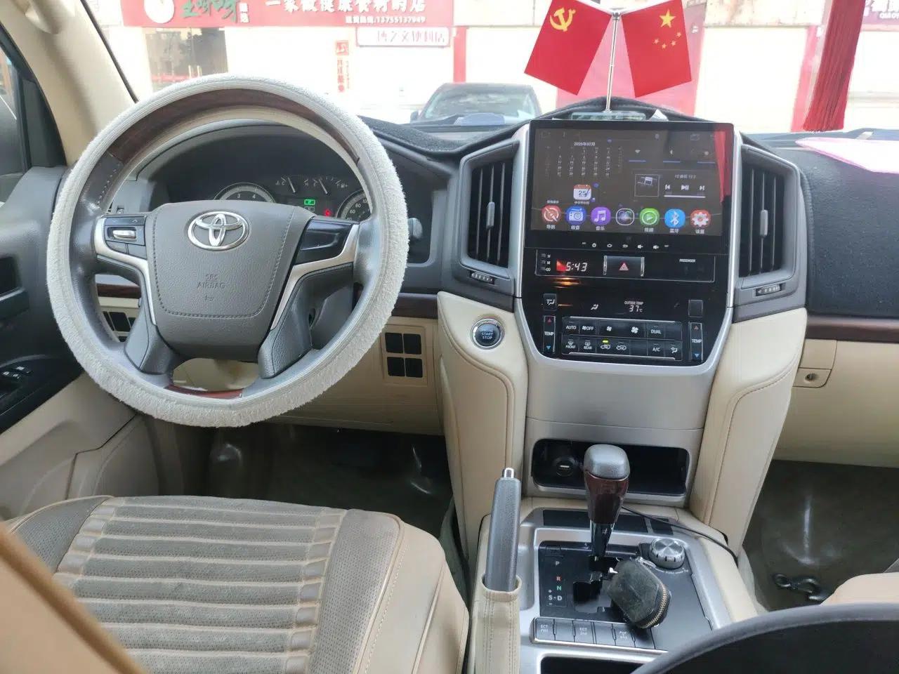 Toyota Land Cruiser 2016 4.0L GX 5-Seater U.S. Specification — миниатюра 13
