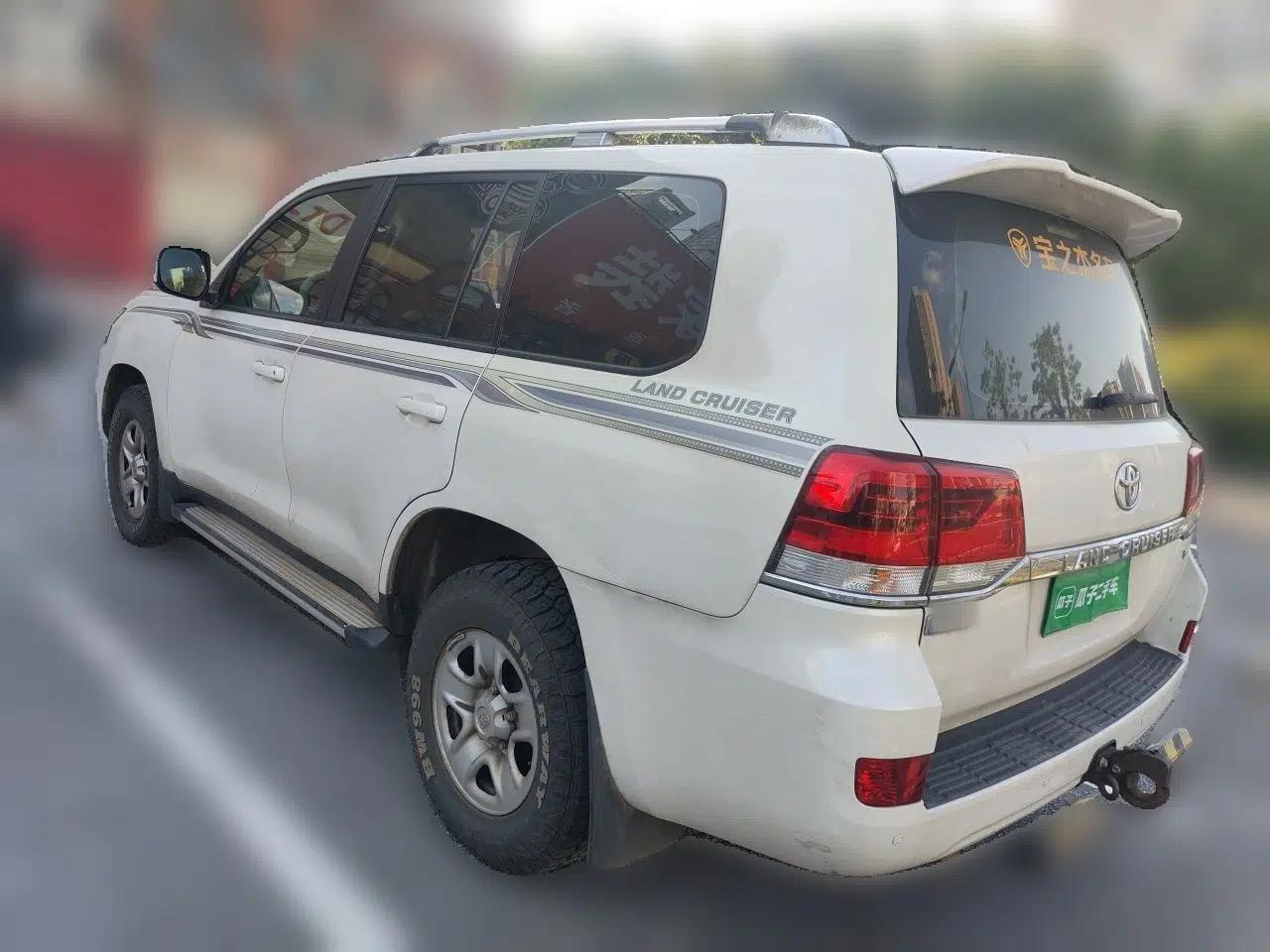 Toyota Land Cruiser 2016 4.0L GX 5-Seater U.S. Specification — миниатюра 4