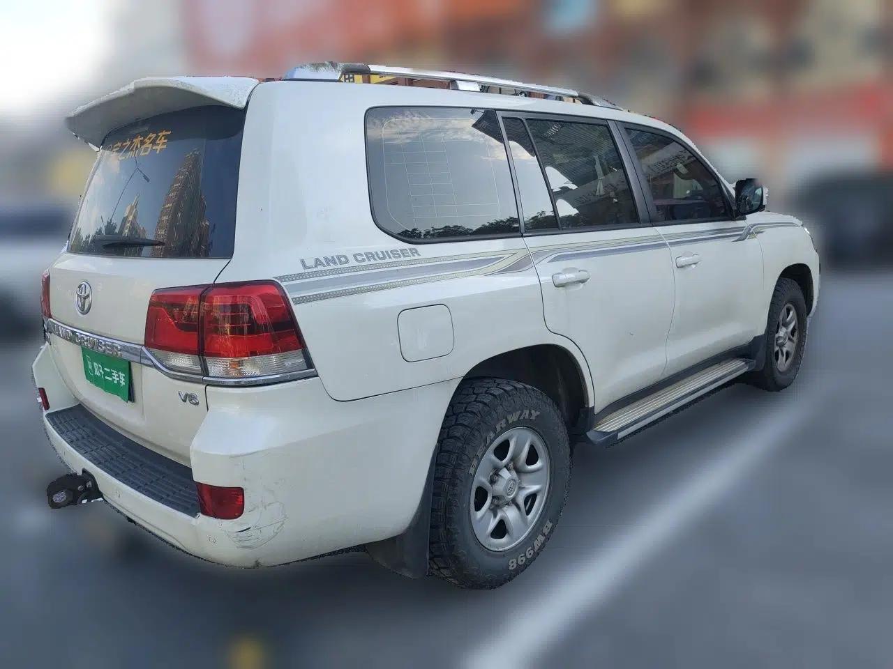 Toyota Land Cruiser 2016 4.0L GX 5-Seater U.S. Specification — миниатюра 6
