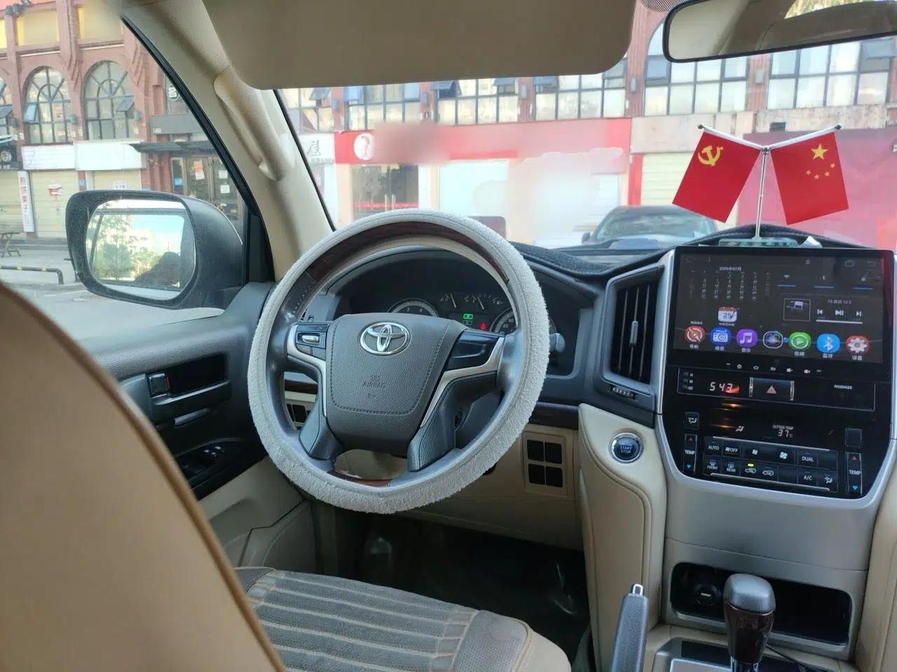 Toyota Land Cruiser 2016 4.0L GX 5-Seater U.S. Specification — миниатюра 10