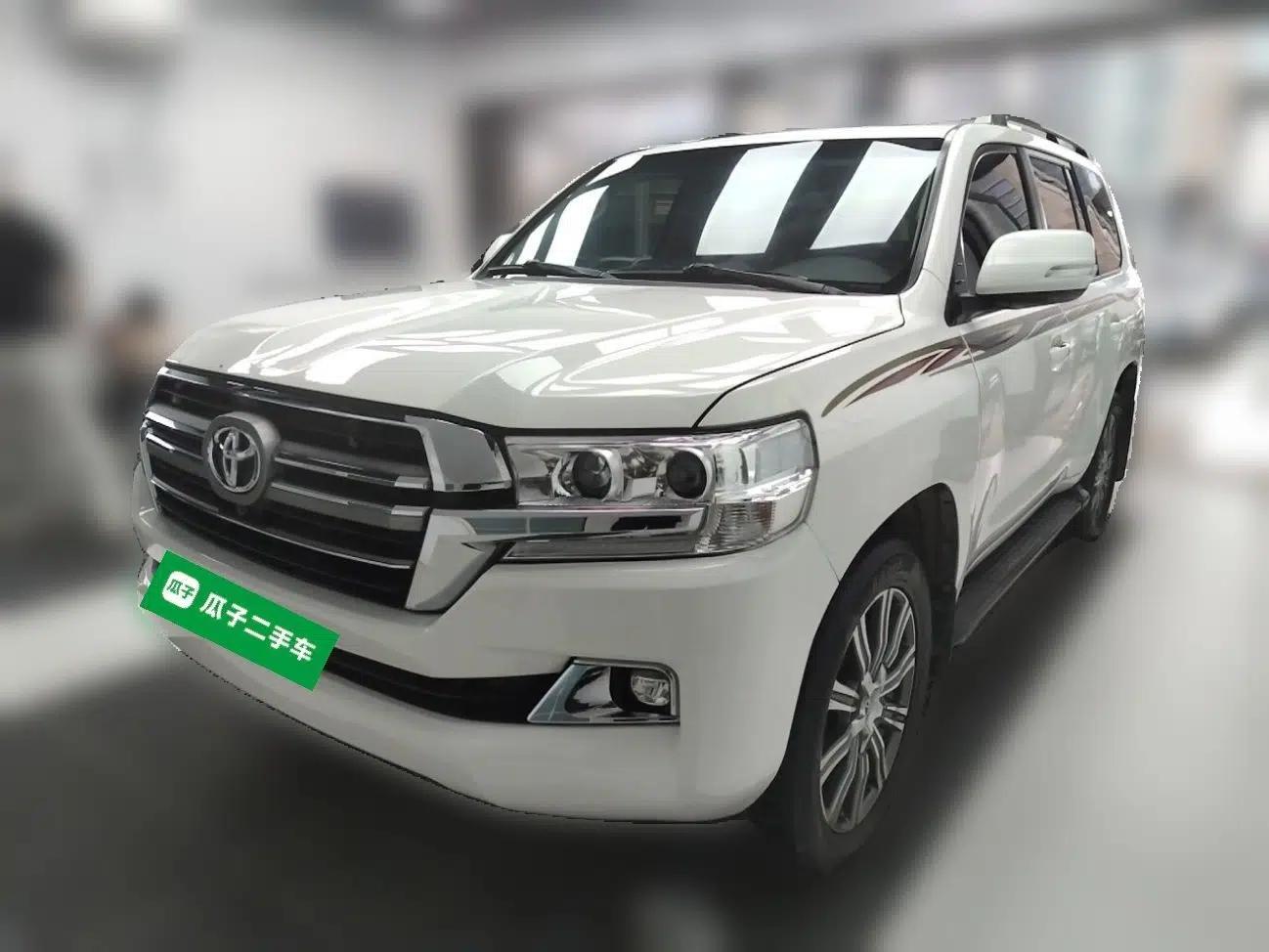 Toyota Land Cruiser 2012 4.0L Automatic VX — миниатюра 1