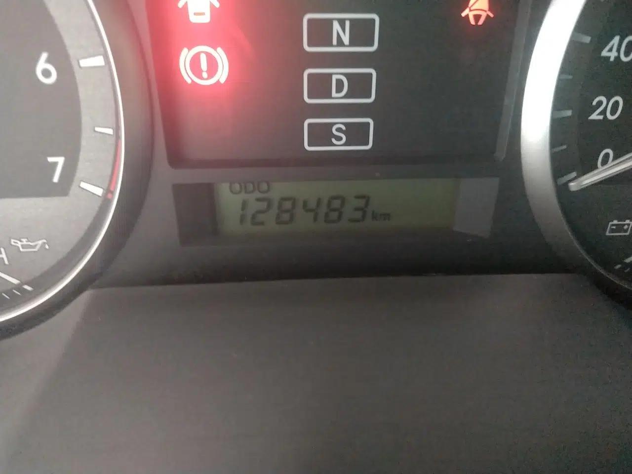 Toyota Land Cruiser 2012 4.0L Automatic VX — миниатюра 12