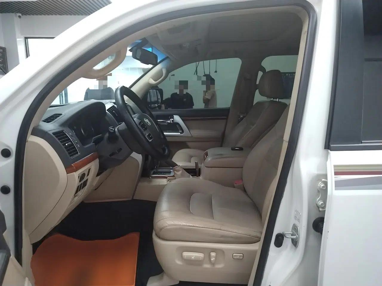 Toyota Land Cruiser 2012 4.0L Automatic VX — миниатюра 15