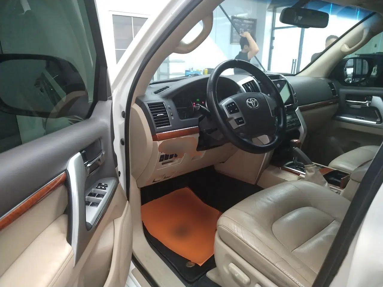 Toyota Land Cruiser 2012 4.0L Automatic VX — миниатюра 16