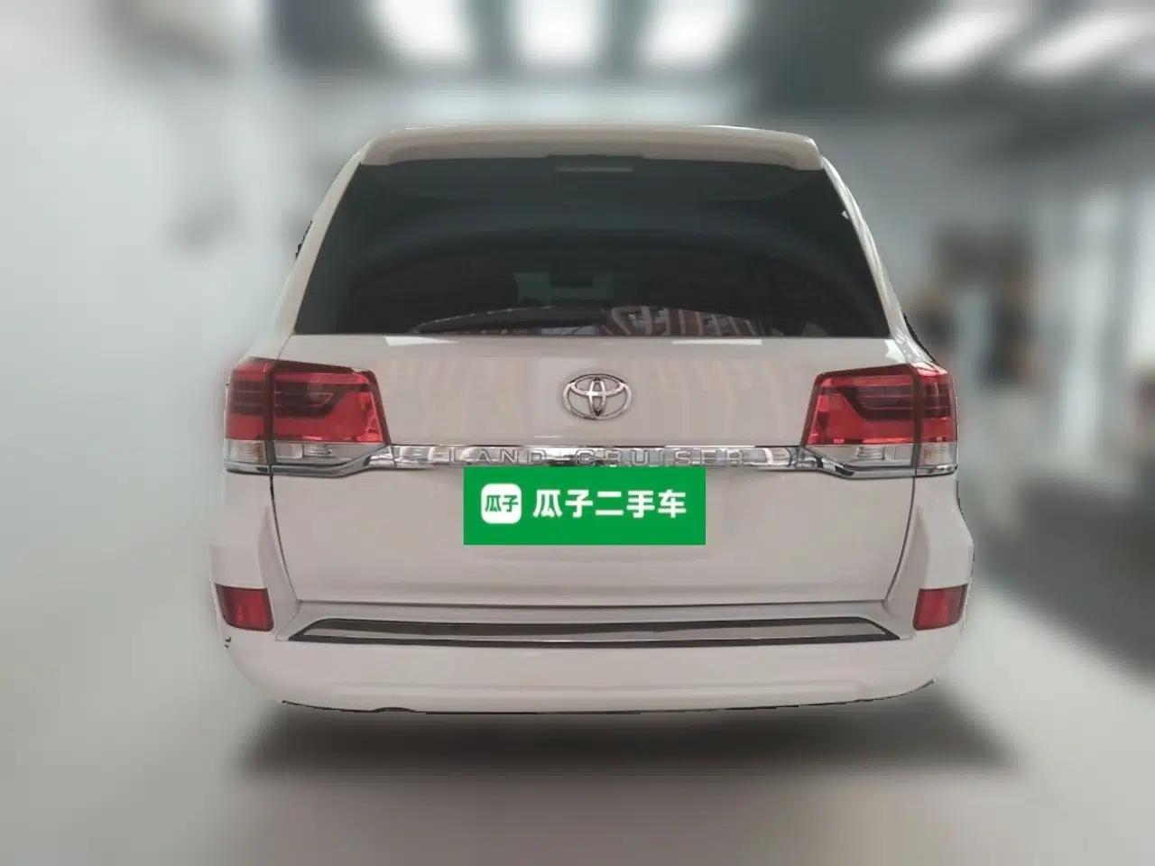 Toyota Land Cruiser 2012 4.0L Automatic VX — миниатюра 5