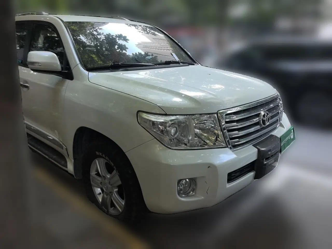 Toyota Land Cruiser Land Cruiser 4.0, 5-seater, parallel import — миниатюра 3