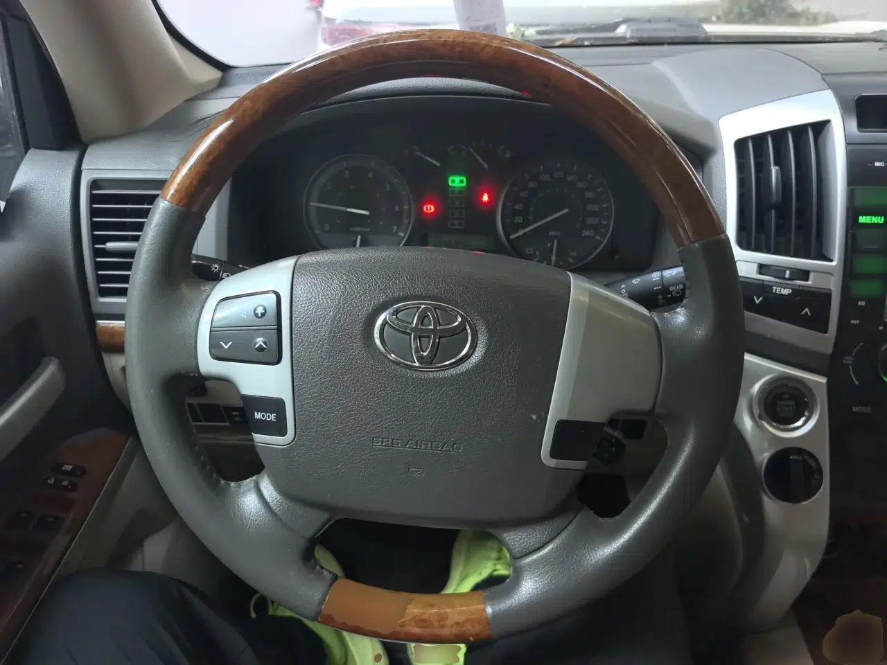 Toyota Land Cruiser Land Cruiser 4.0, 5-seater, parallel import — миниатюра 10